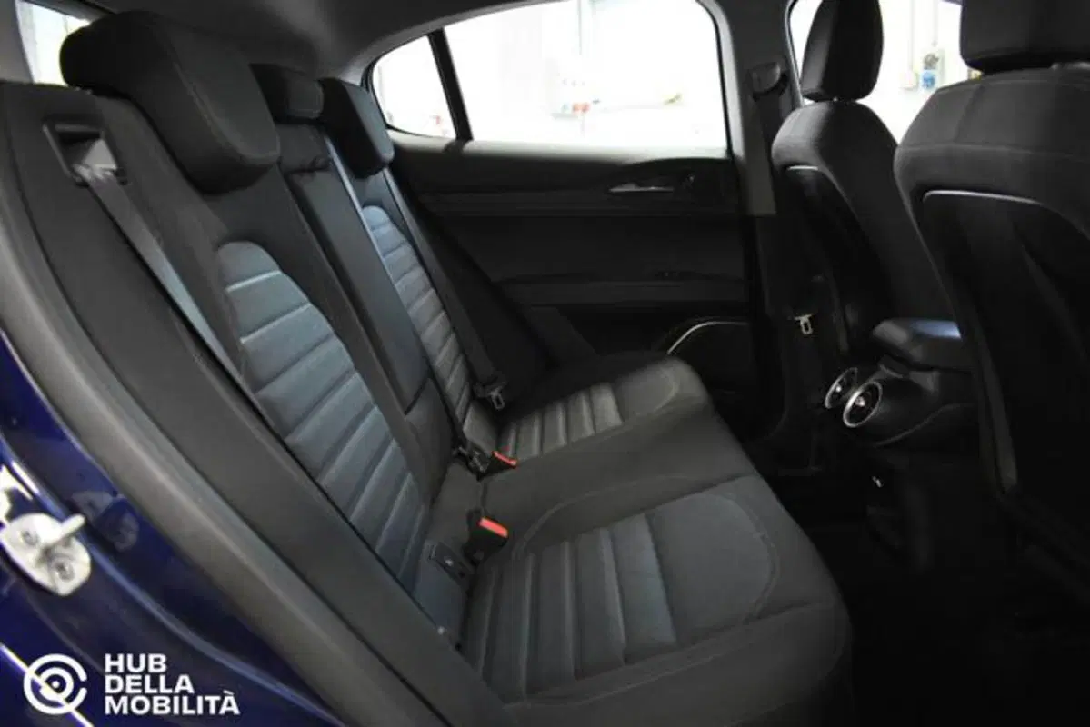 Alfa Romeo Stelvio usata a Perugia (11)