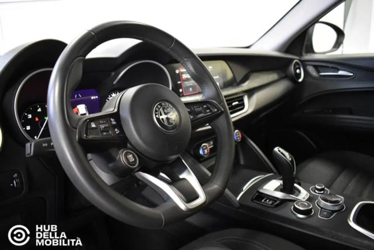 Alfa Romeo Stelvio usata a Perugia (13)