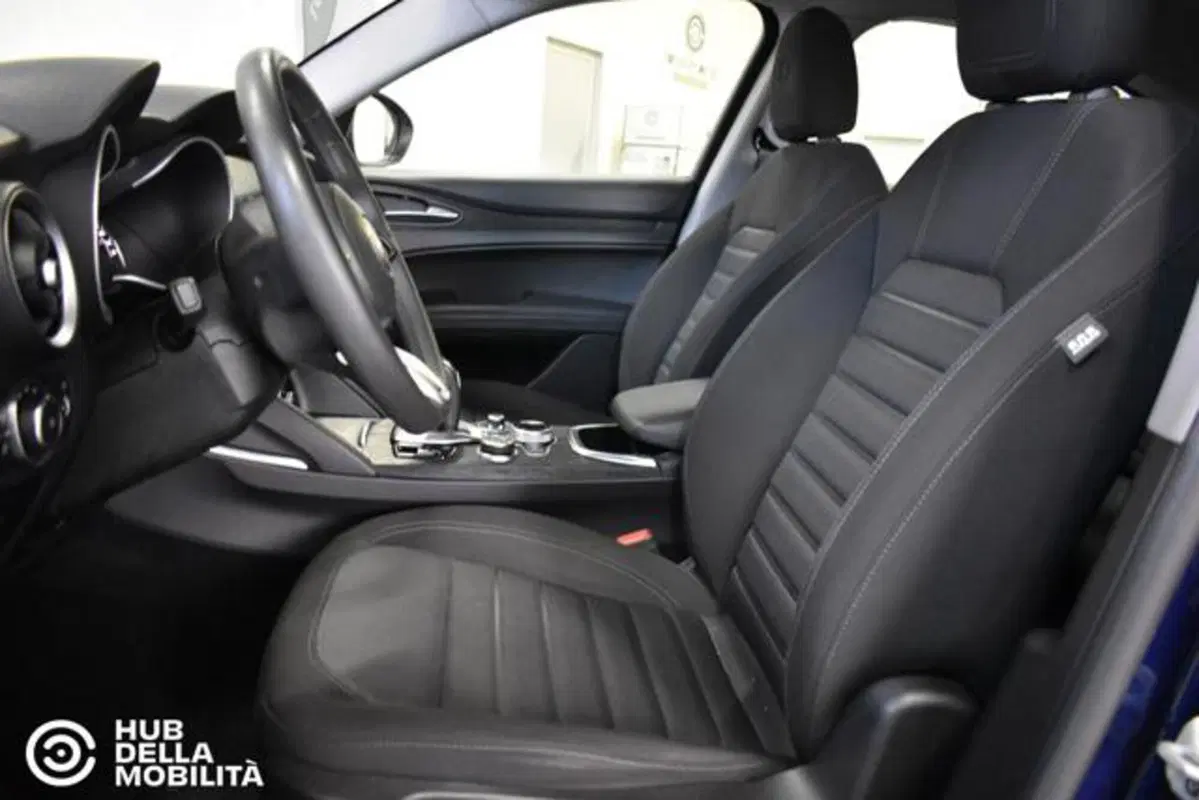 Alfa Romeo Stelvio usata a Perugia (14)