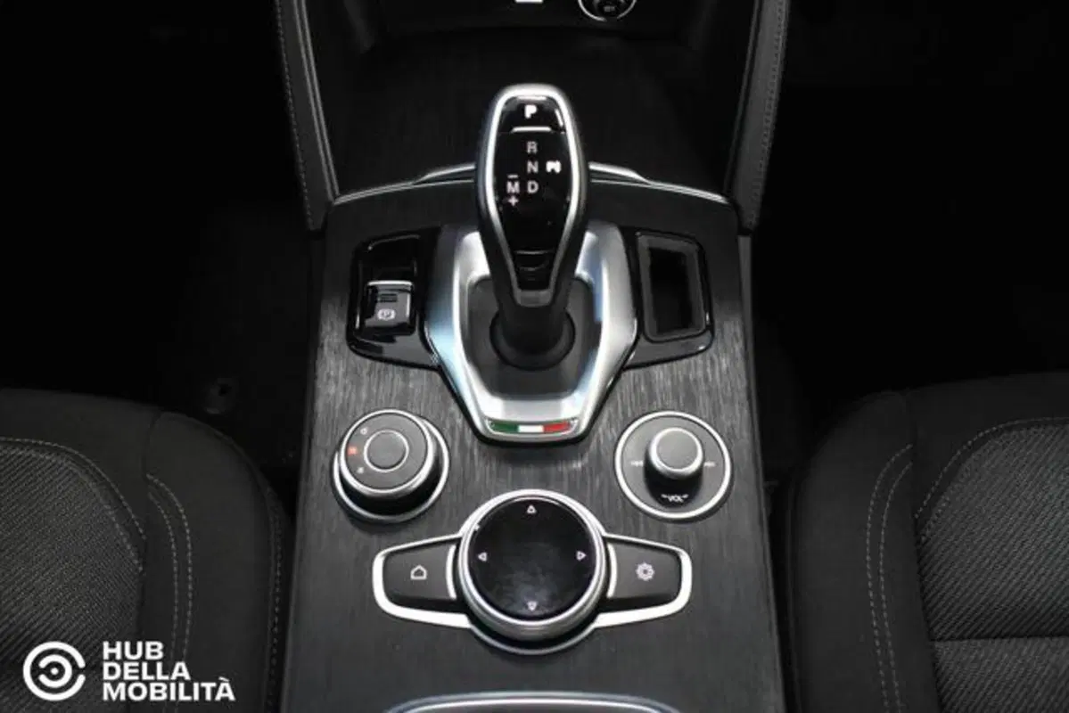 Alfa Romeo Stelvio usata a Perugia (16)