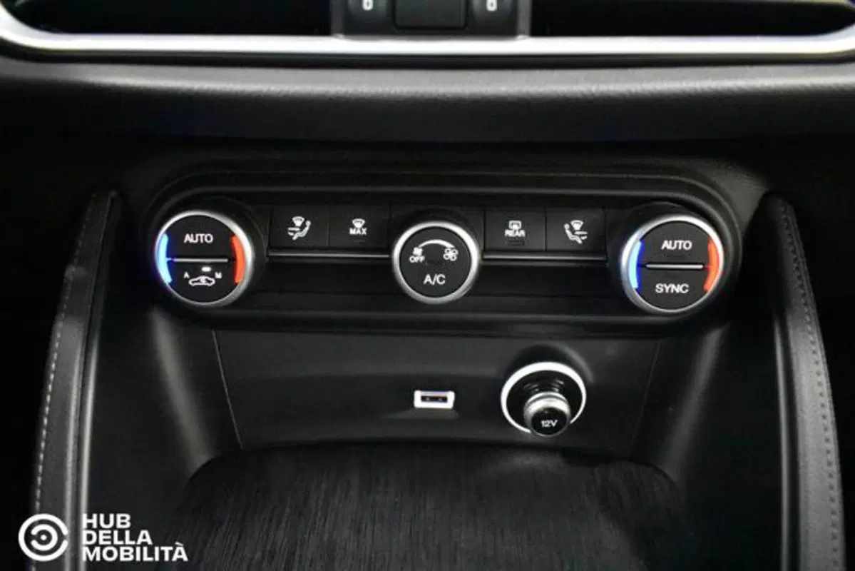 Alfa Romeo Stelvio usata a Perugia (17)