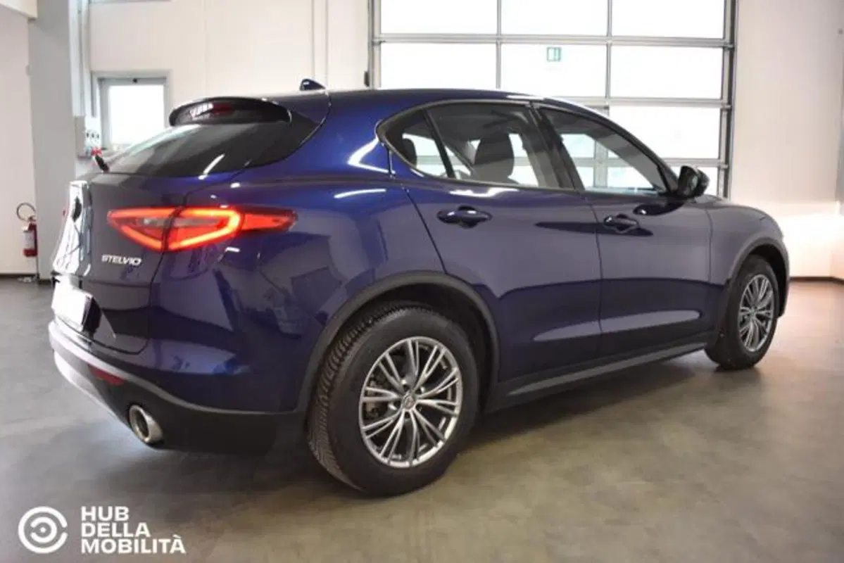 Alfa Romeo Stelvio usata a Perugia (4)