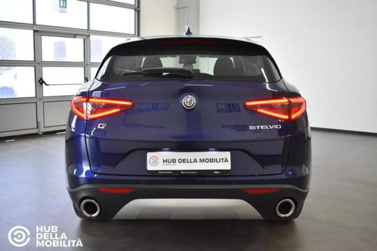 Alfa Romeo Stelvio usata a Perugia (5)