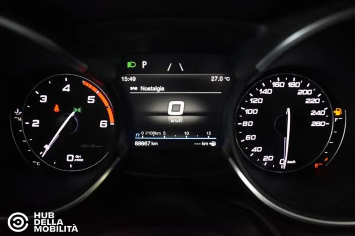 Alfa Romeo Stelvio usata a Perugia (8)