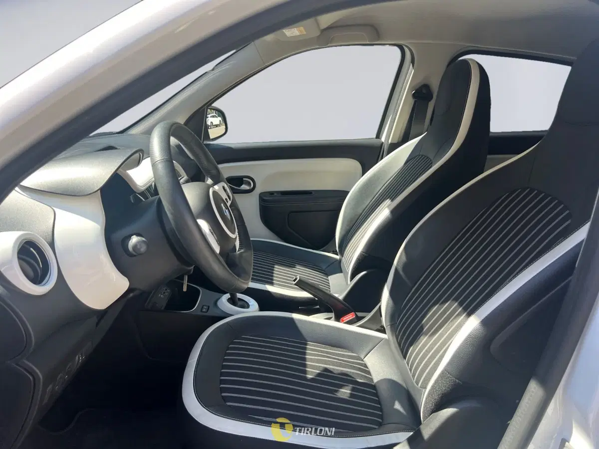 Renault Twingo usata a Milano (10)