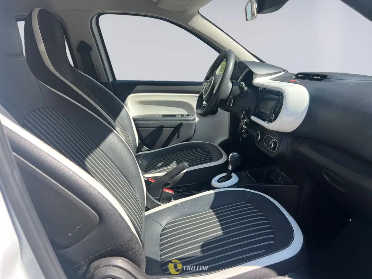 Renault Twingo usata a Milano (11)