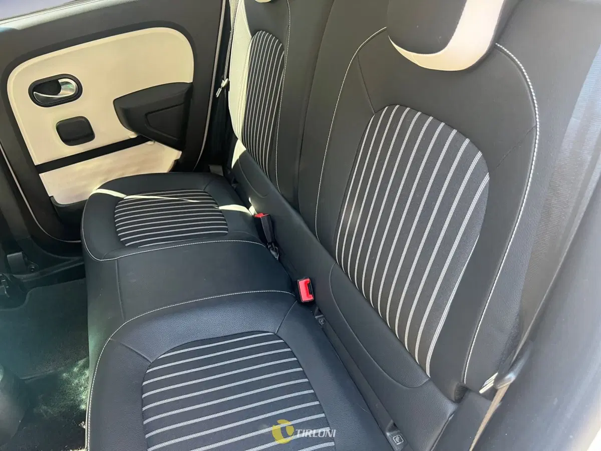 Renault Twingo usata a Milano (12)