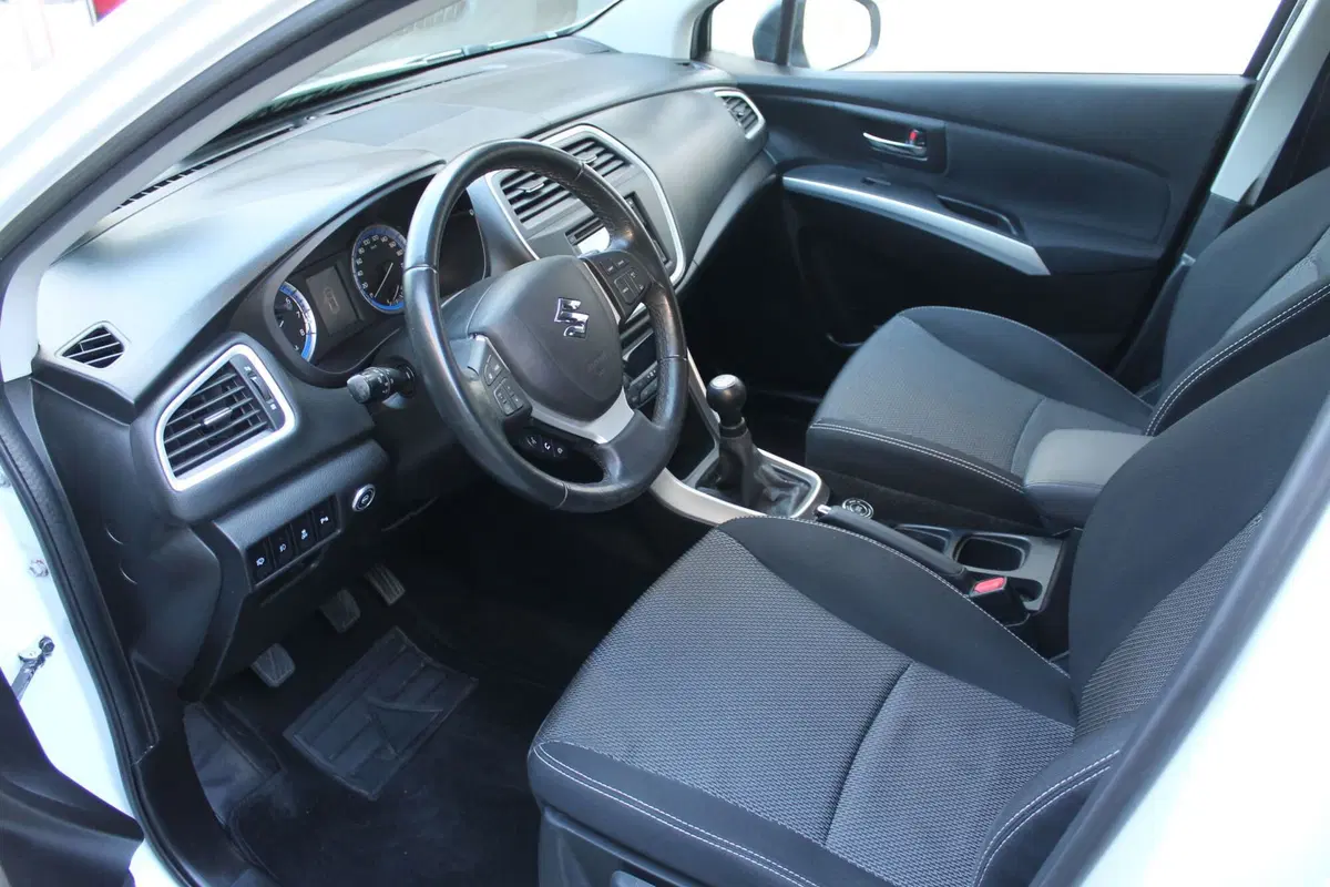 Suzuki S-Cross usata a Cuneo (11)
