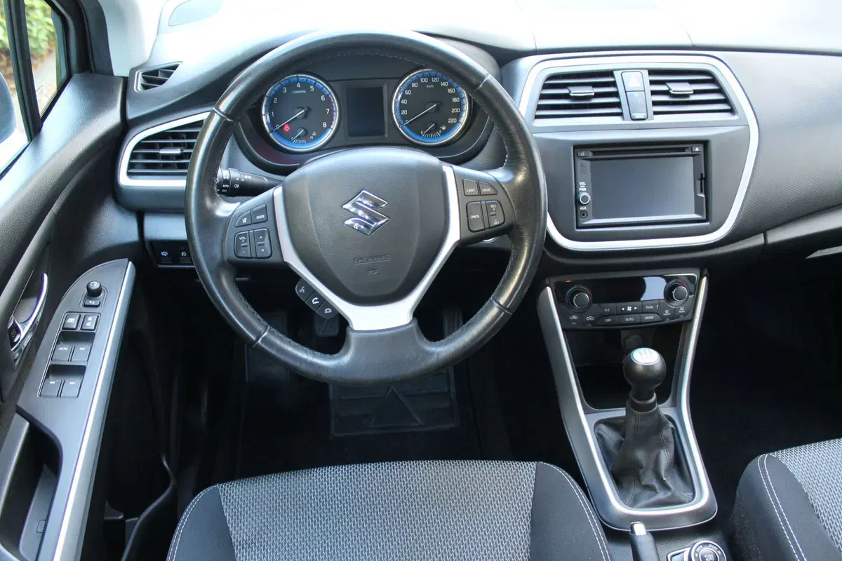 Suzuki S-Cross usata a Cuneo (7)
