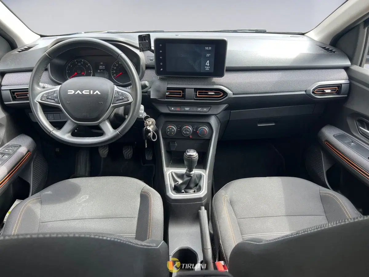 Dacia Sandero usata a Milano (13)
