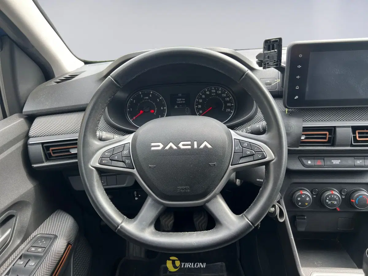 Dacia Sandero usata a Milano (15)