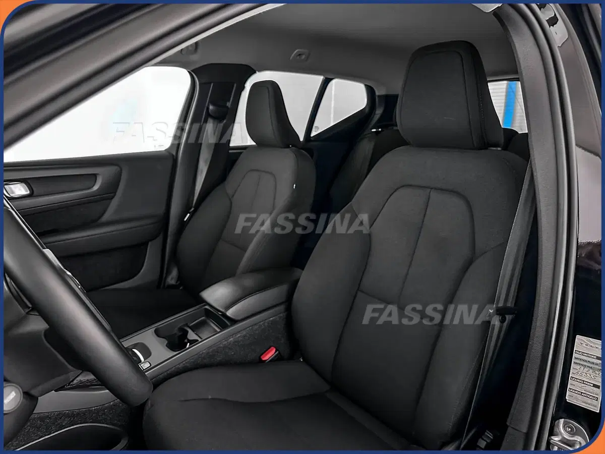Volvo XC40 usata a Milano (8)