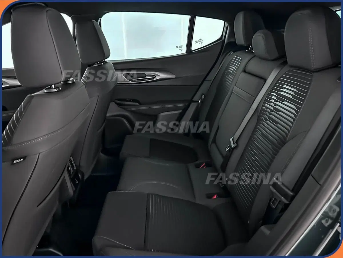 Alfa Romeo Tonale nuova a Milano (10)