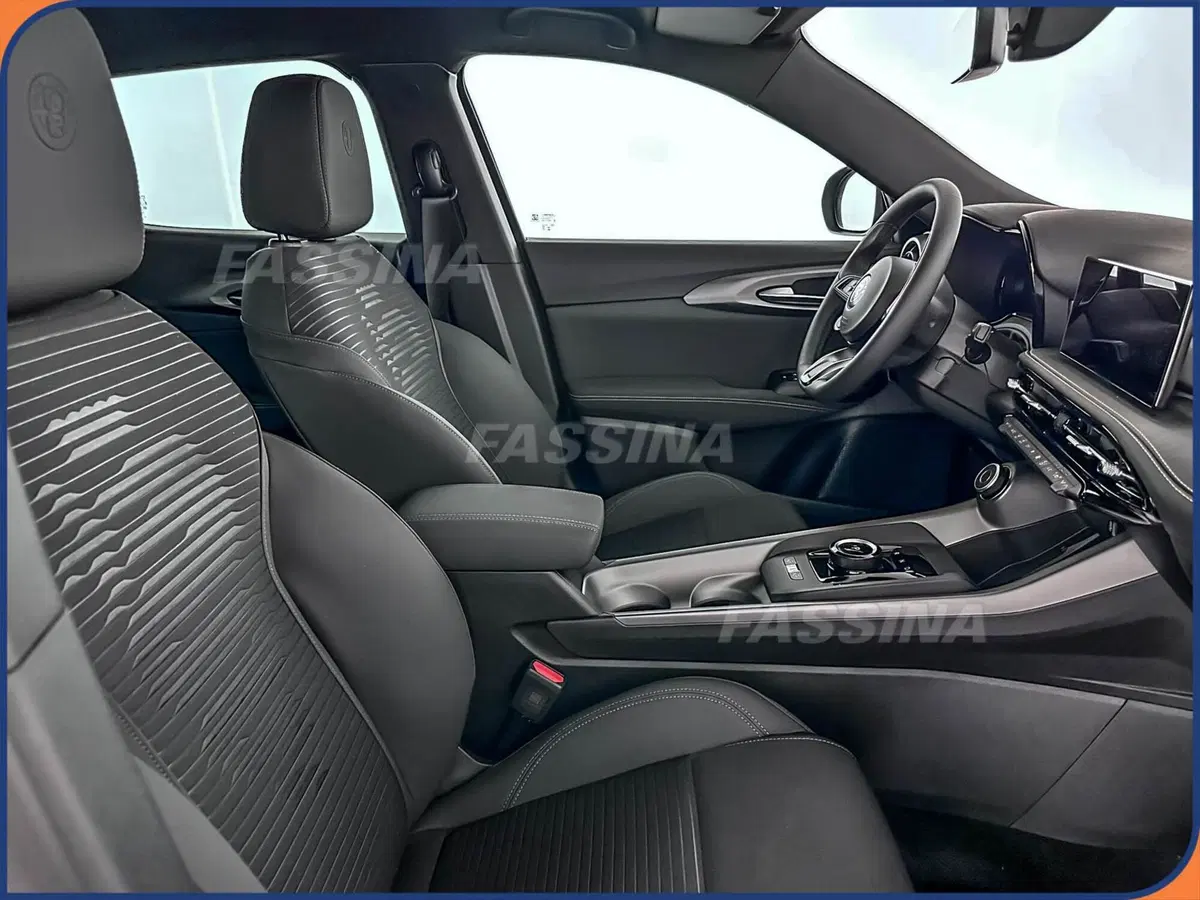 Alfa Romeo Tonale nuova a Milano (13)