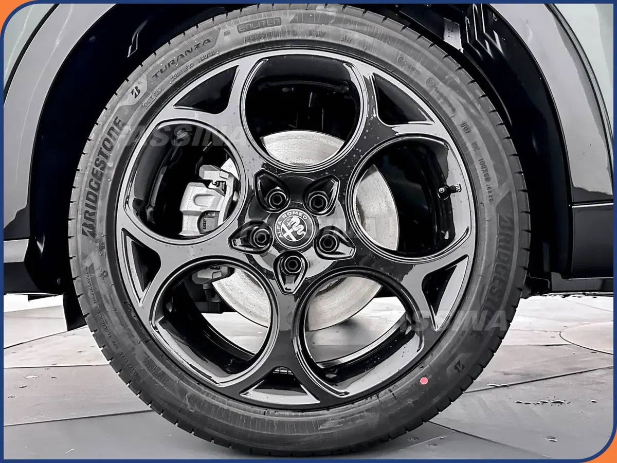 Alfa Romeo Tonale nuova a Milano (7)