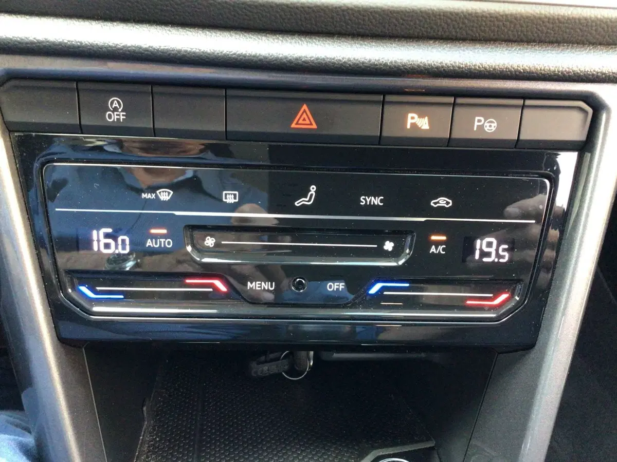 Volkswagen T-Roc usata a Genova (20)