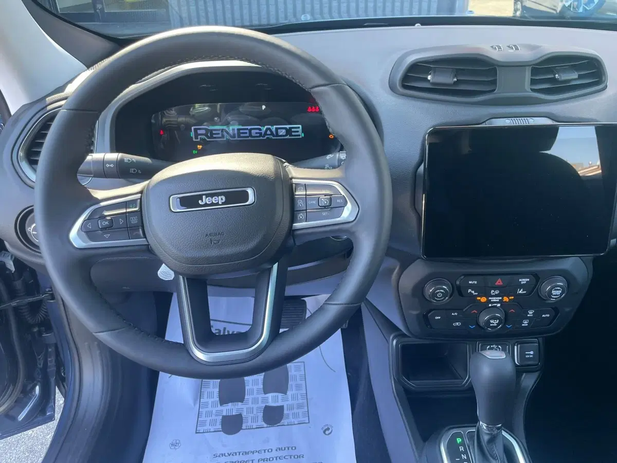 Jeep Renegade nuova a Lucca (11)