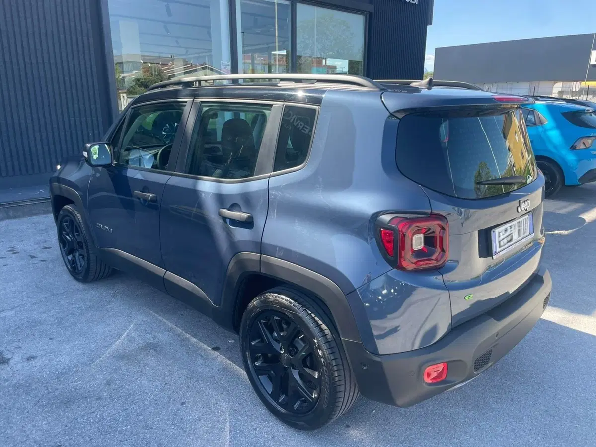 Jeep Renegade nuova a Lucca (2)