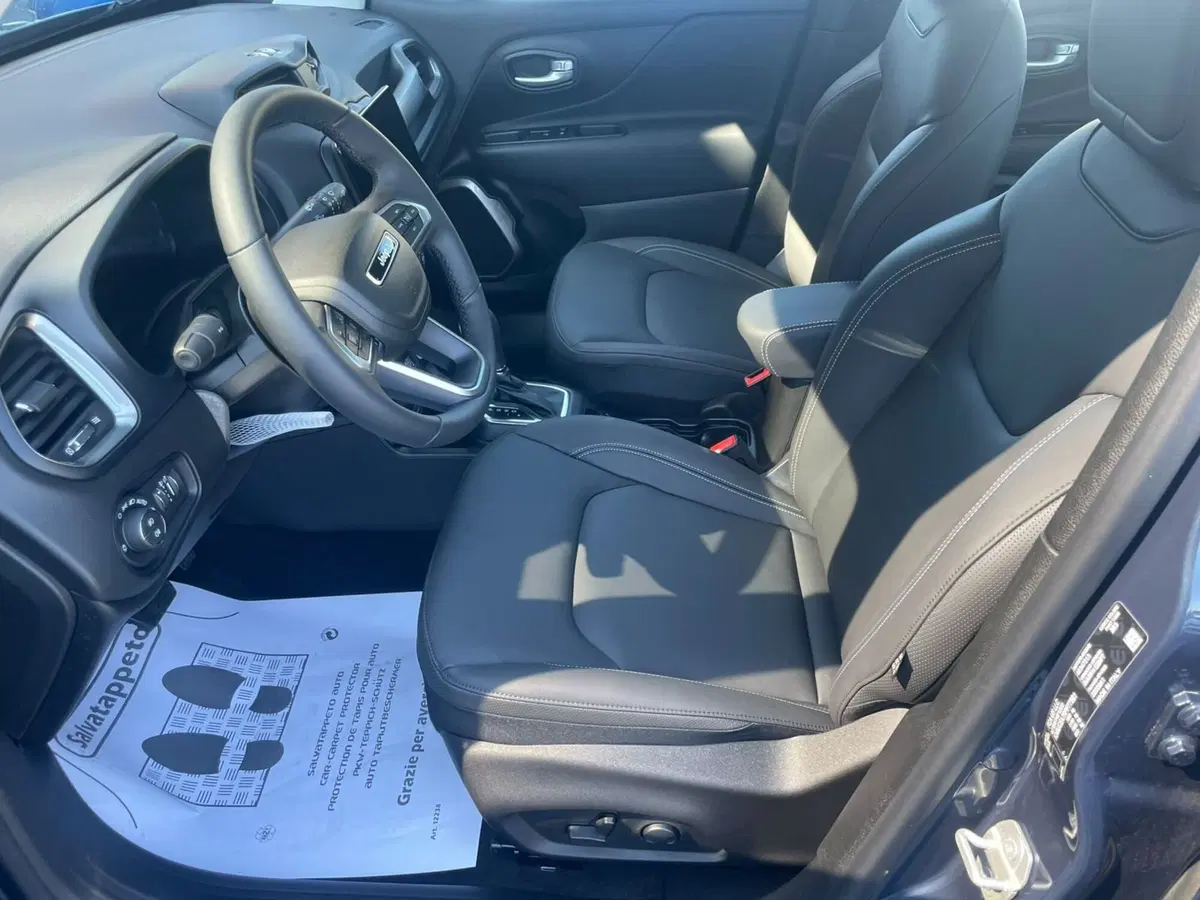 Jeep Renegade nuova a Lucca (9)
