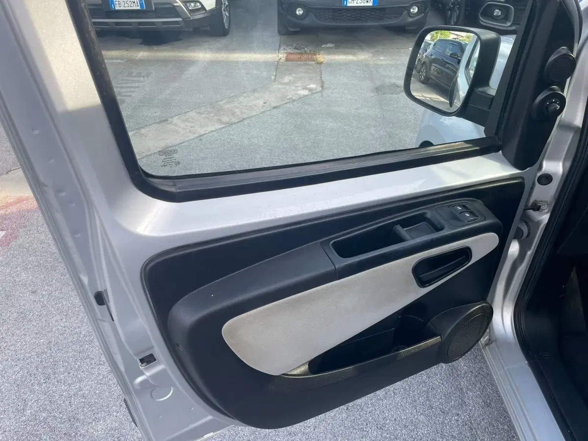 Fiat Qubo usata a Lucca (9)