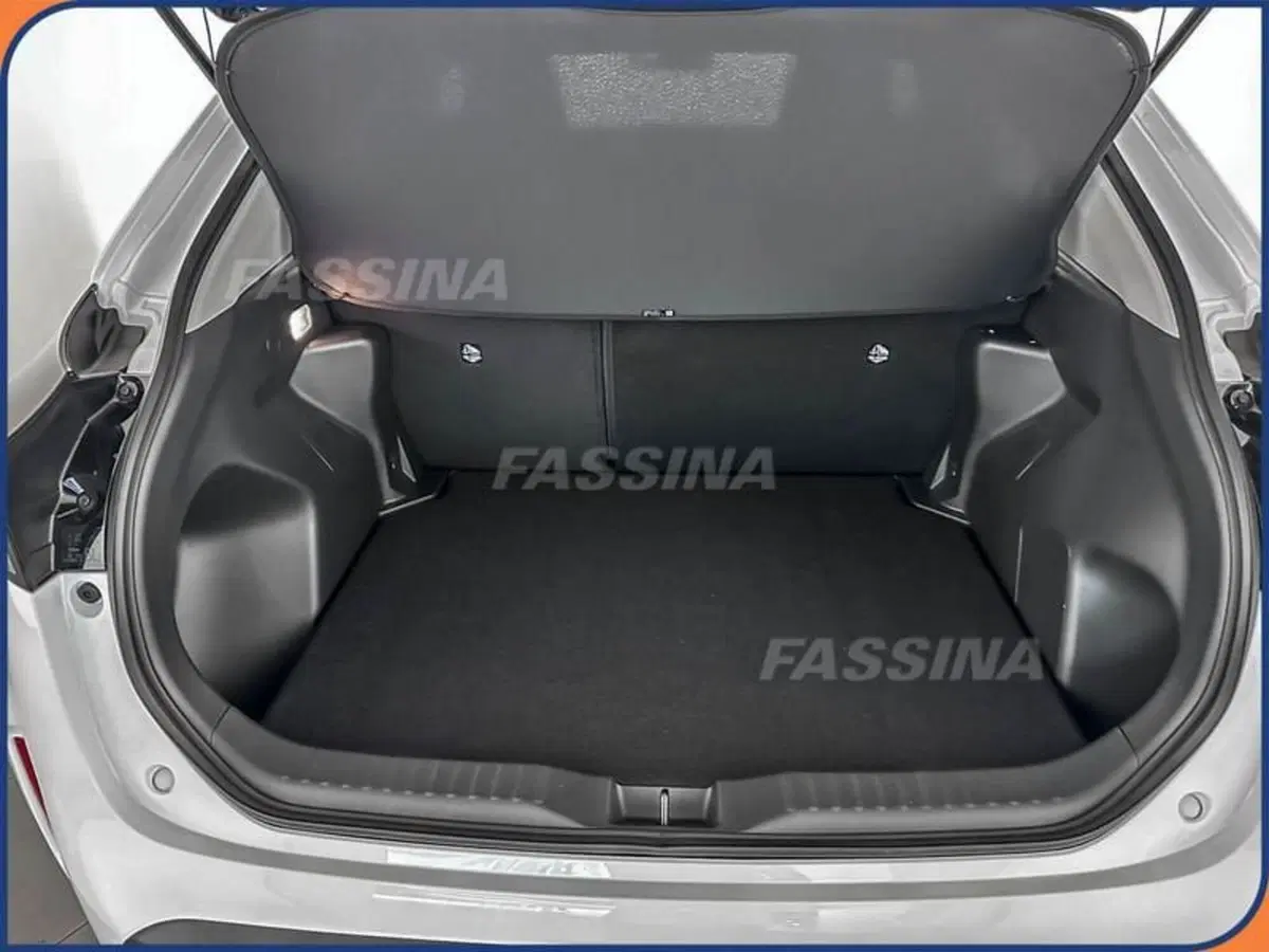 Toyota Yaris Cross usata a Milano (11)