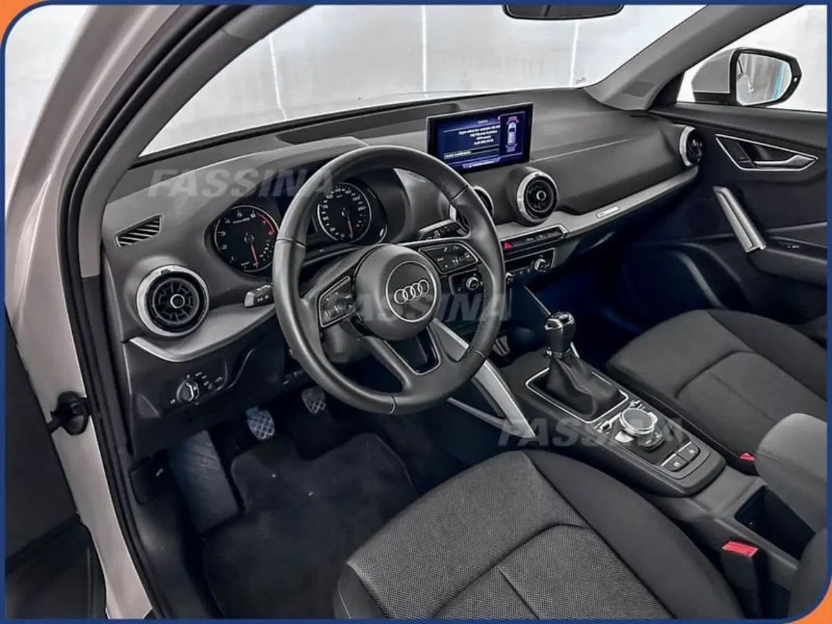 Audi Q2 usata a Milano (9)