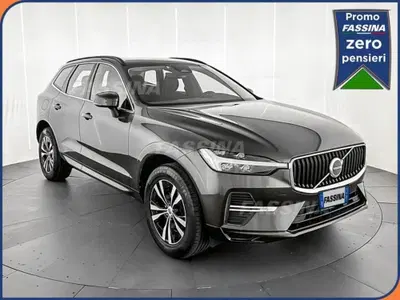 Volvo XC60 B4 Geartronic Momentum Pro del 2022 usata a Milano