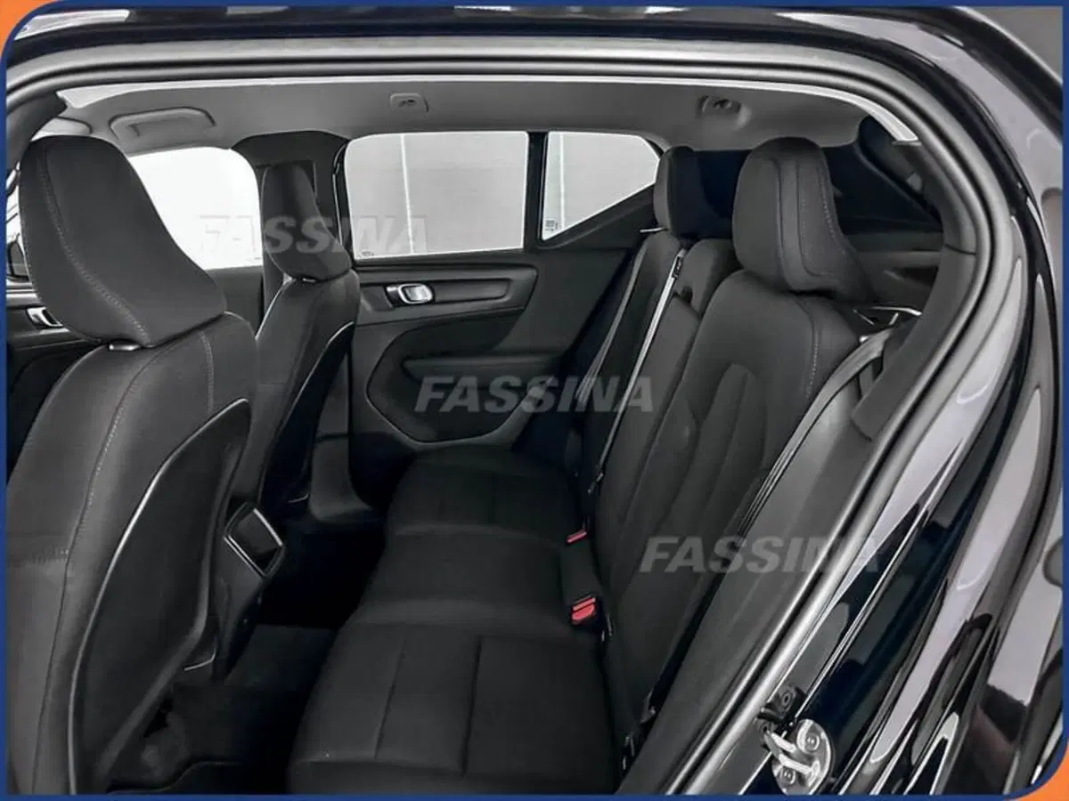Volvo XC40 usata a Milano (10)