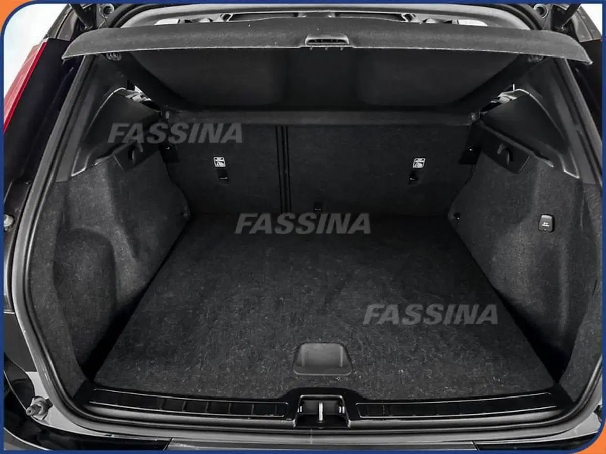 Volvo XC40 usata a Milano (12)