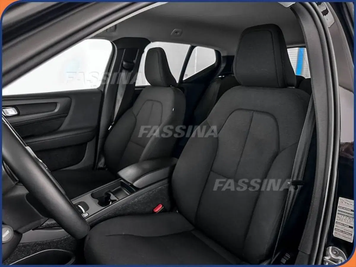 Volvo XC40 usata a Milano (8)