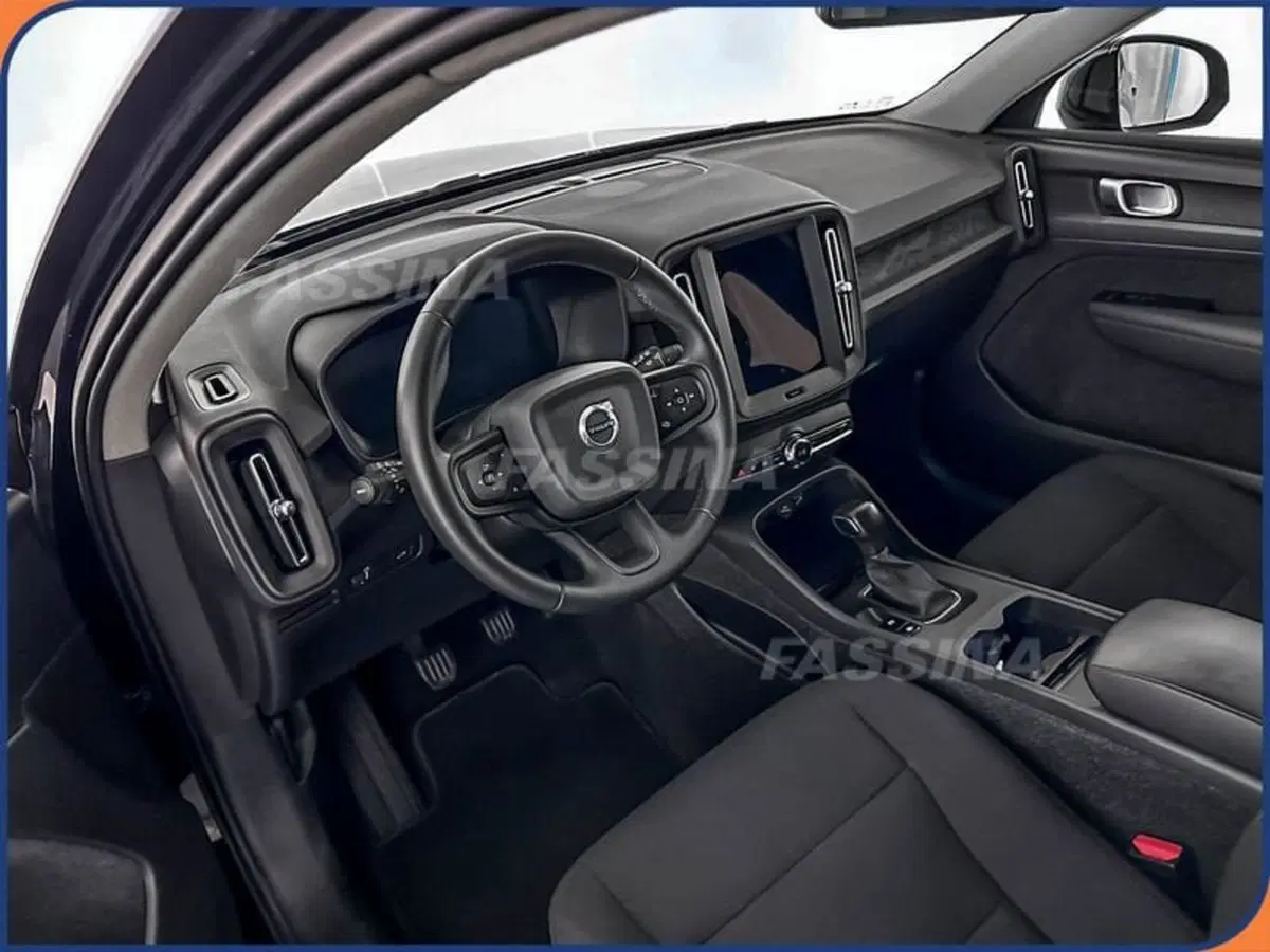 Volvo XC40 usata a Milano (9)
