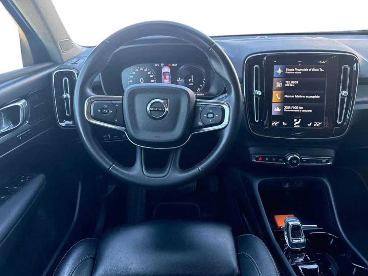 Volvo XC40 usata a Reggio Calabria (7)