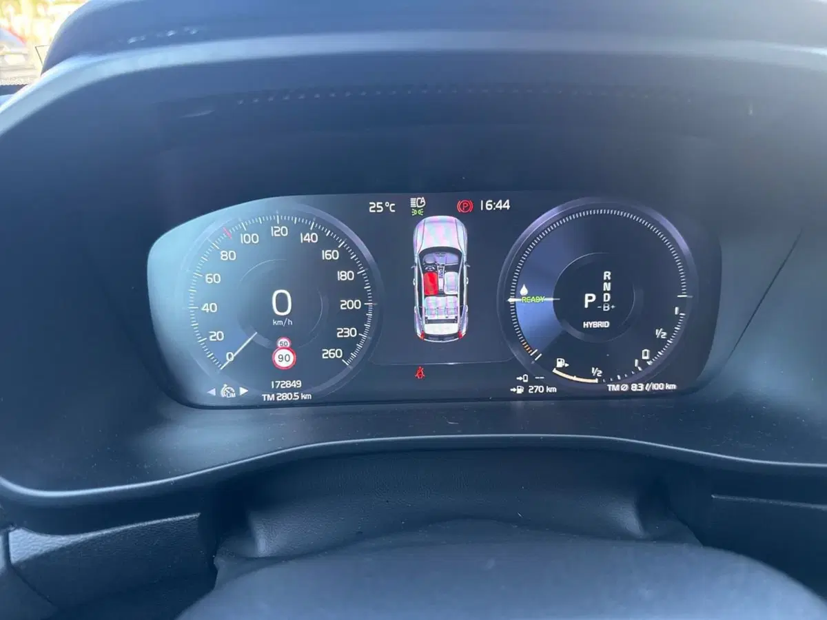 Volvo XC40 usata a Reggio Calabria (8)