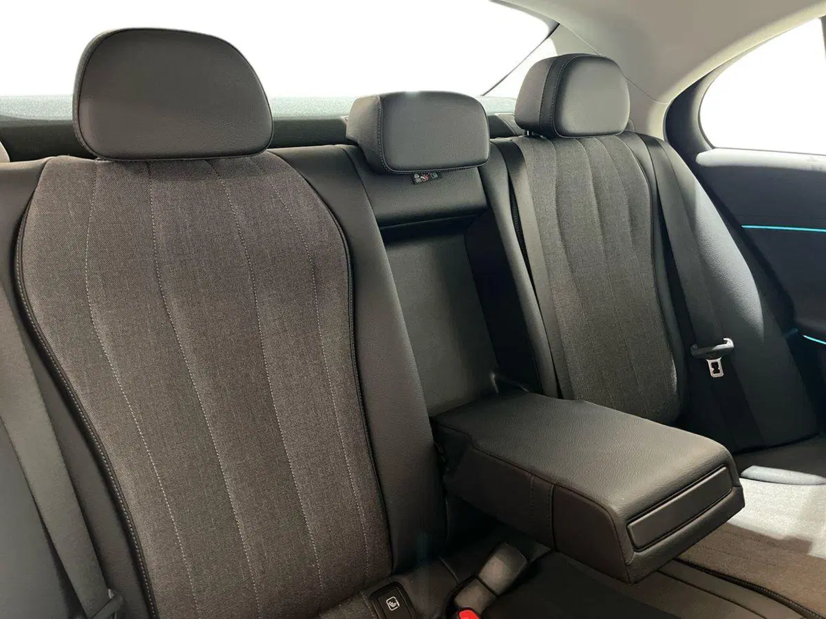 Mercedes-Benz Classe E usata a Napoli (16)