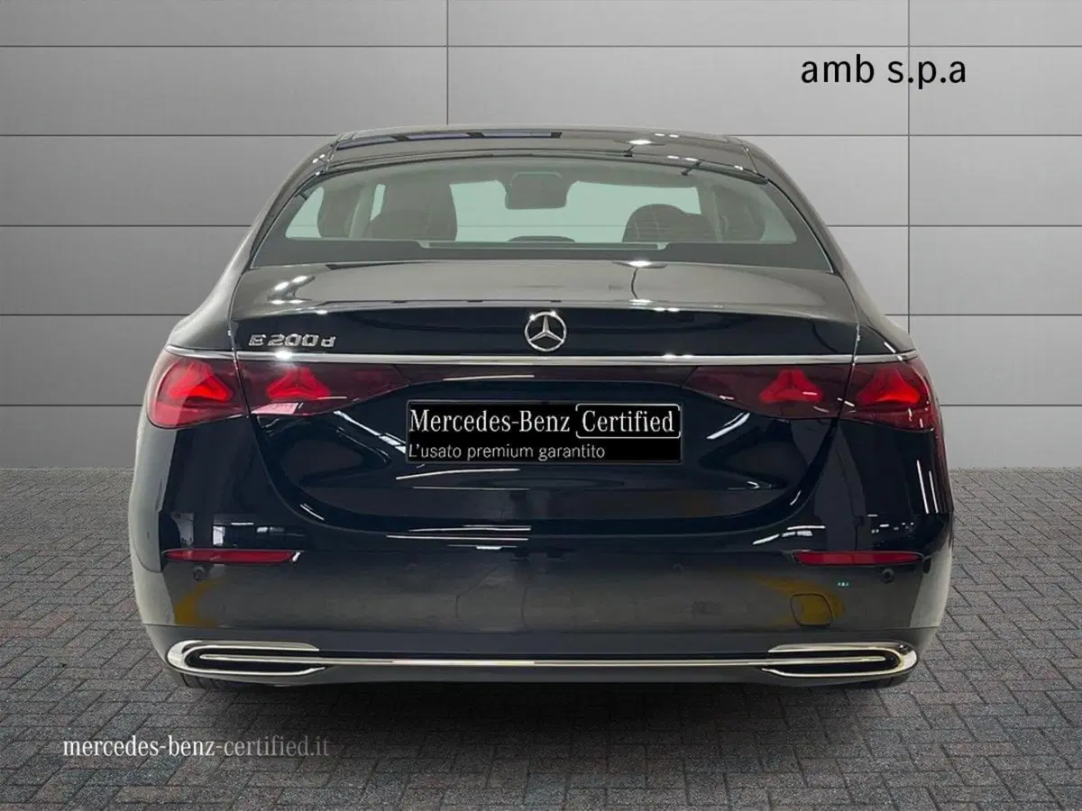 Mercedes-Benz Classe E usata a Napoli (4)