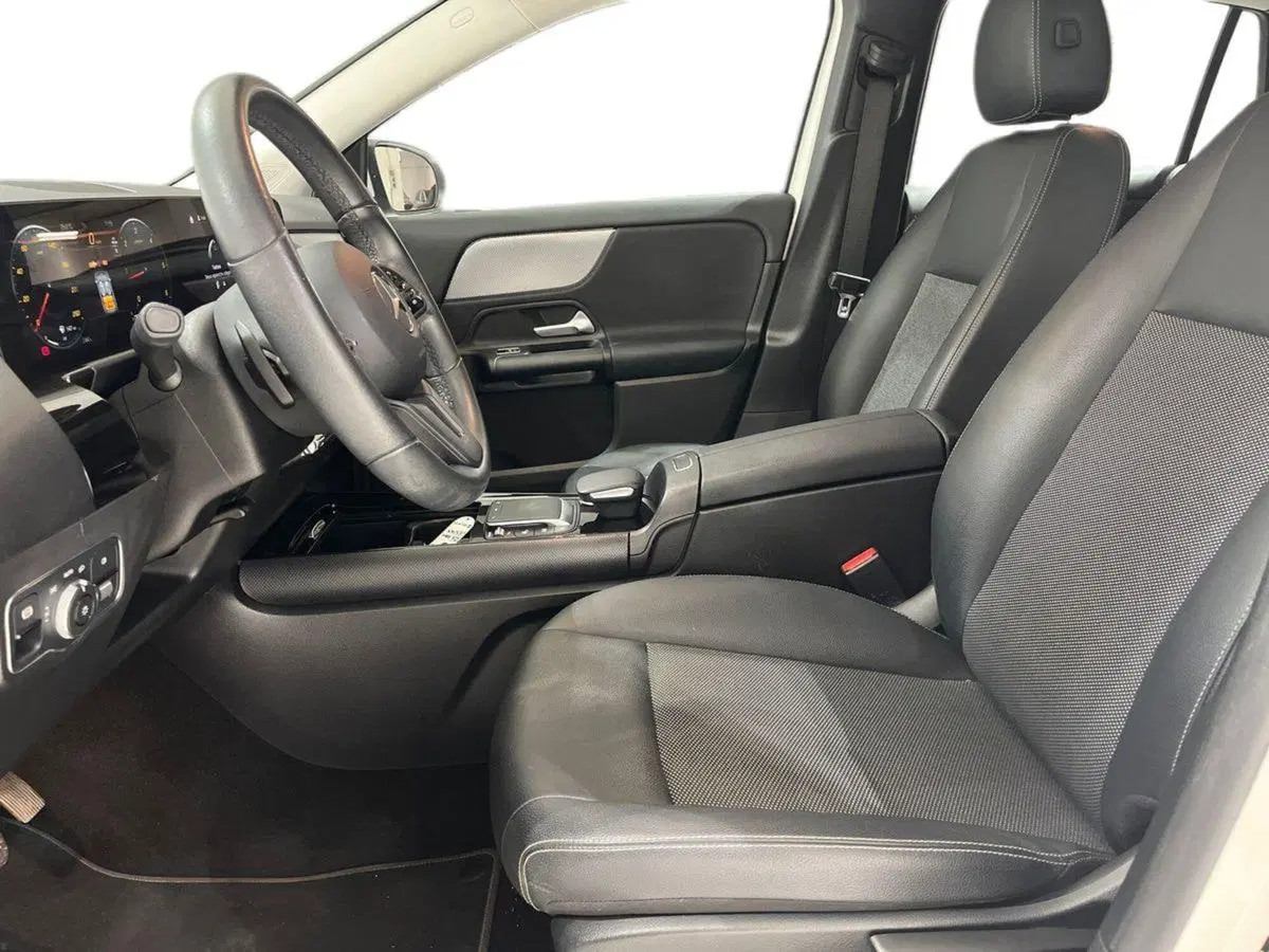Mercedes-Benz GLA SUV usata a Napoli (10)