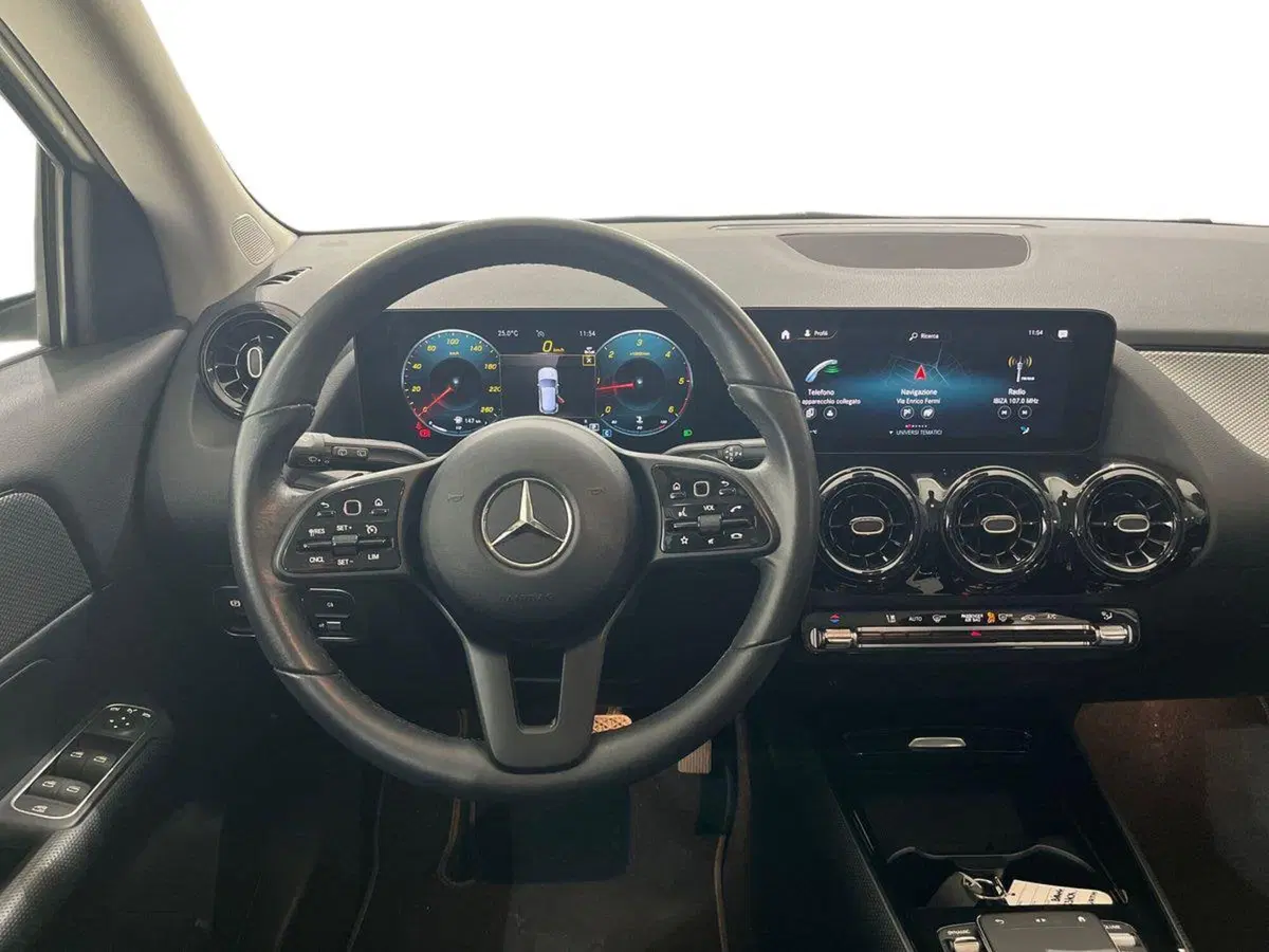 Mercedes-Benz GLA SUV usata a Napoli (11)
