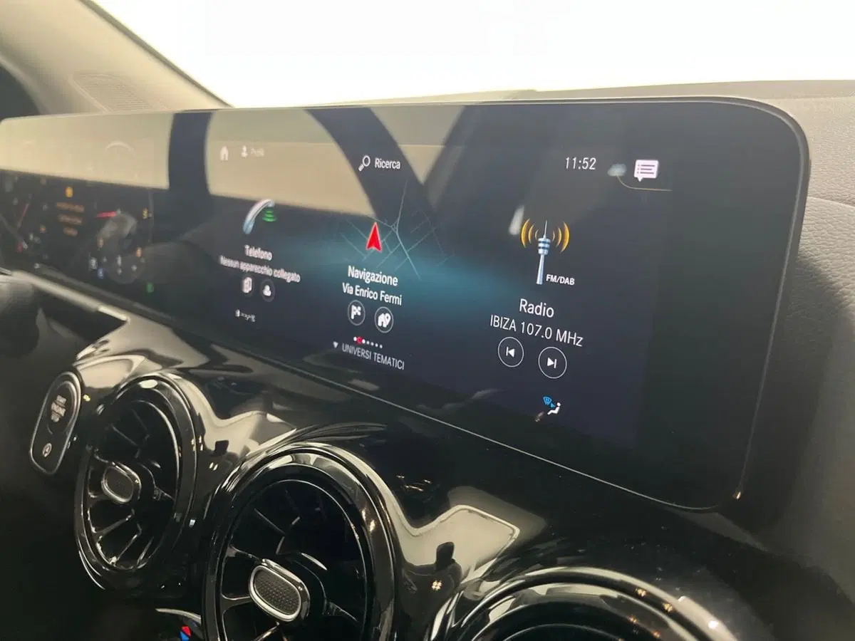 Mercedes-Benz GLA SUV usata a Napoli (12)