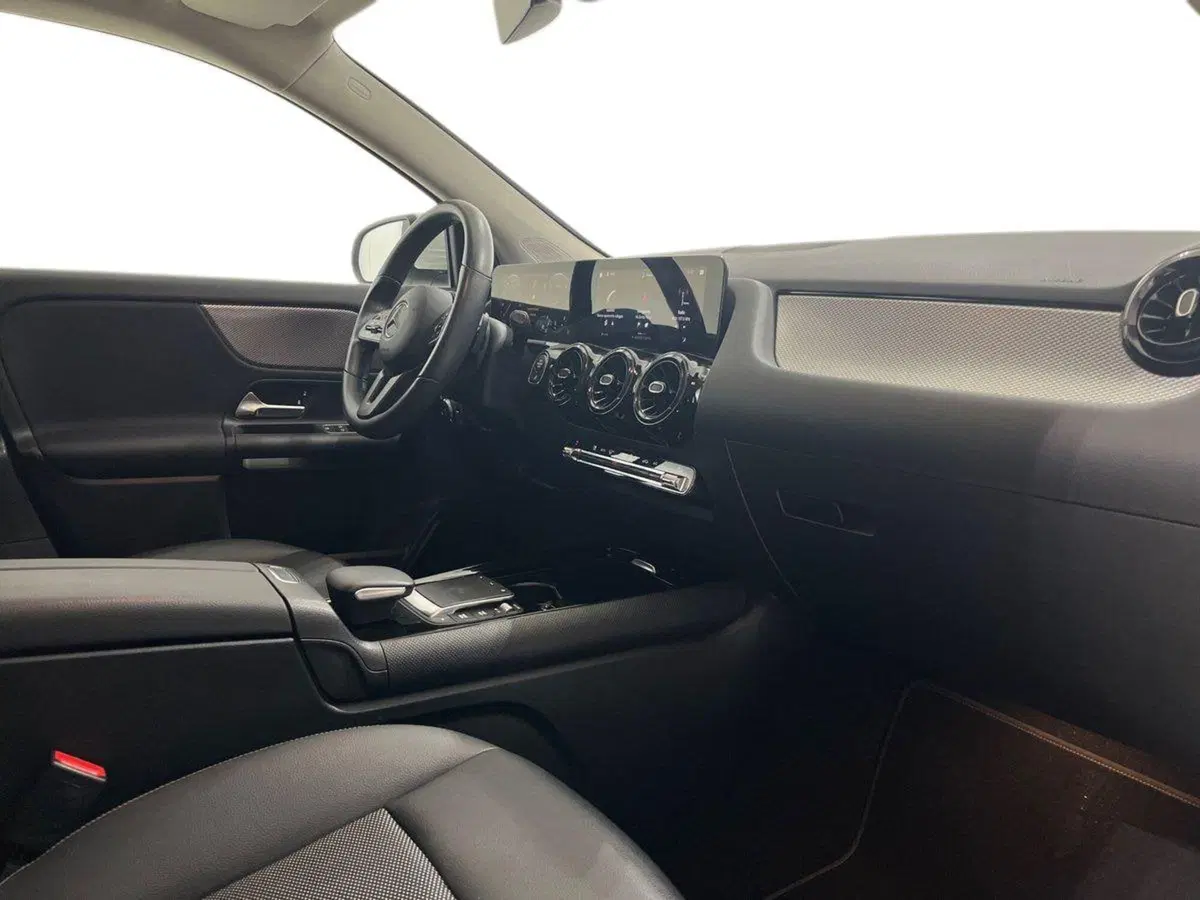 Mercedes-Benz GLA SUV usata a Napoli (15)