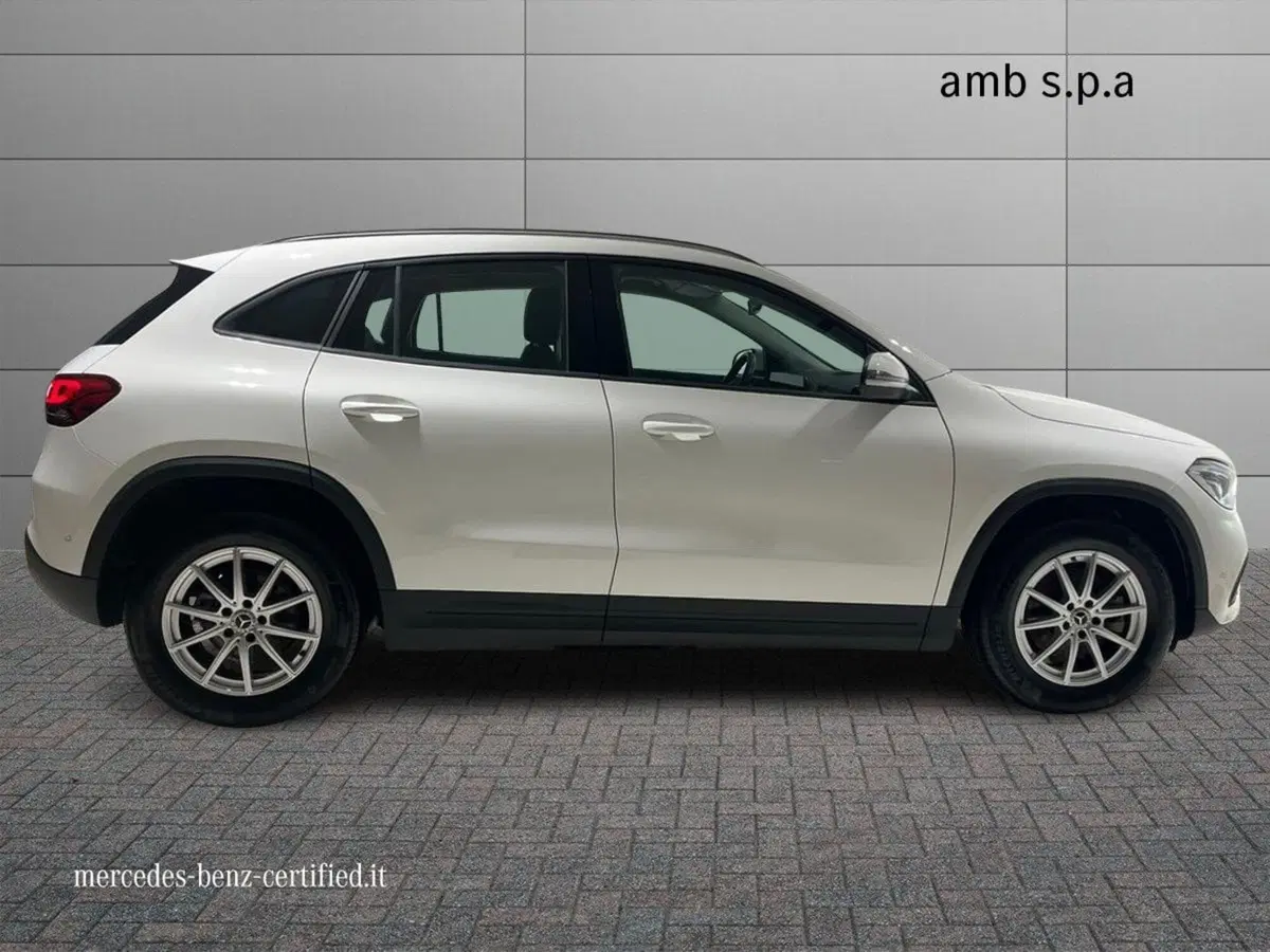 Mercedes-Benz GLA SUV usata a Napoli (5)