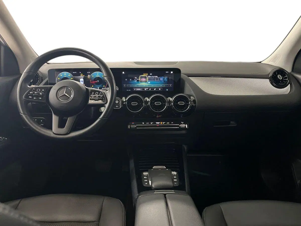 Mercedes-Benz GLA SUV usata a Napoli (9)