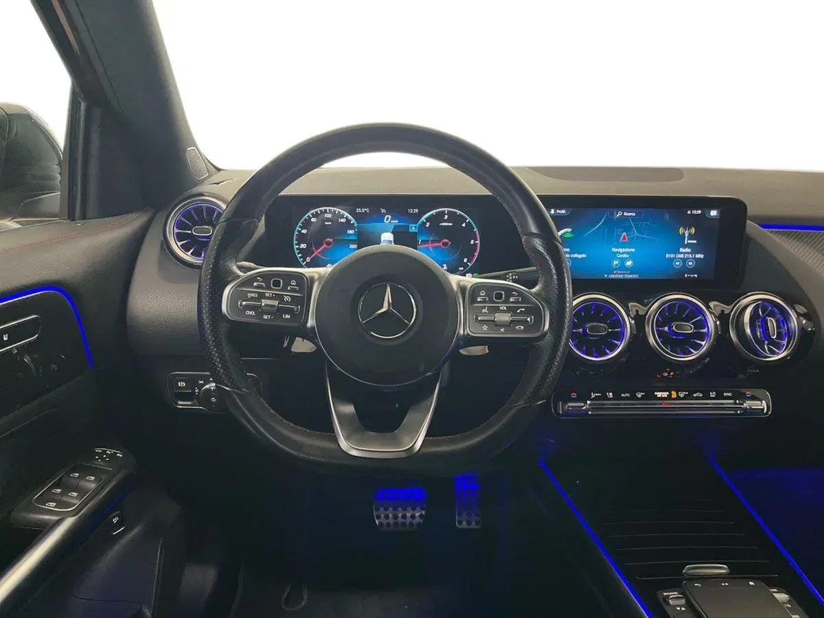 Mercedes-Benz GLA SUV usata a Napoli (11)
