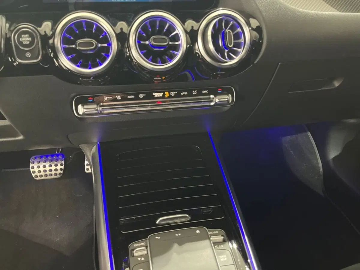 Mercedes-Benz GLA SUV usata a Napoli (14)