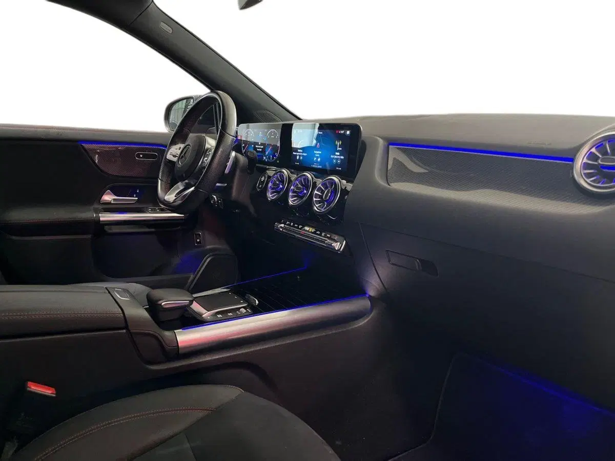 Mercedes-Benz GLA SUV usata a Napoli (15)