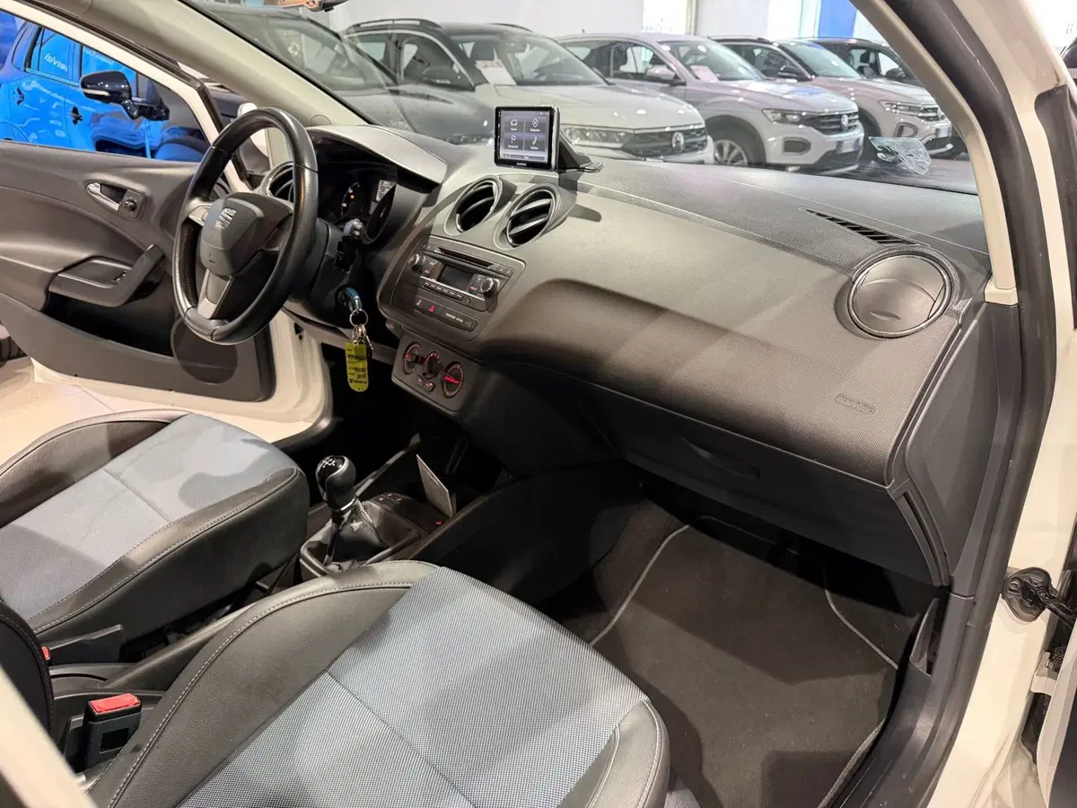 SEAT Ibiza usata a Genova (10)