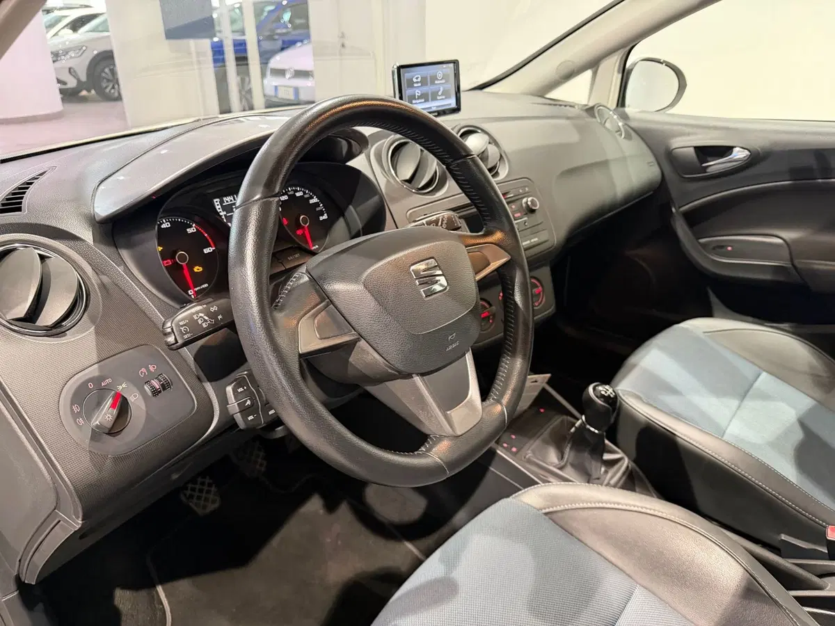 SEAT Ibiza usata a Genova (8)