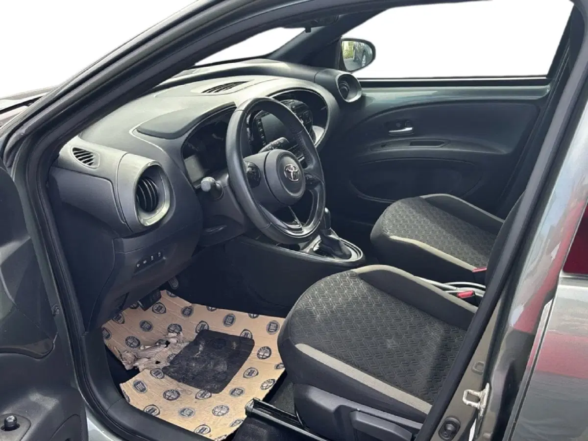 Toyota Aygo X usata a Massa-Carrara (10)