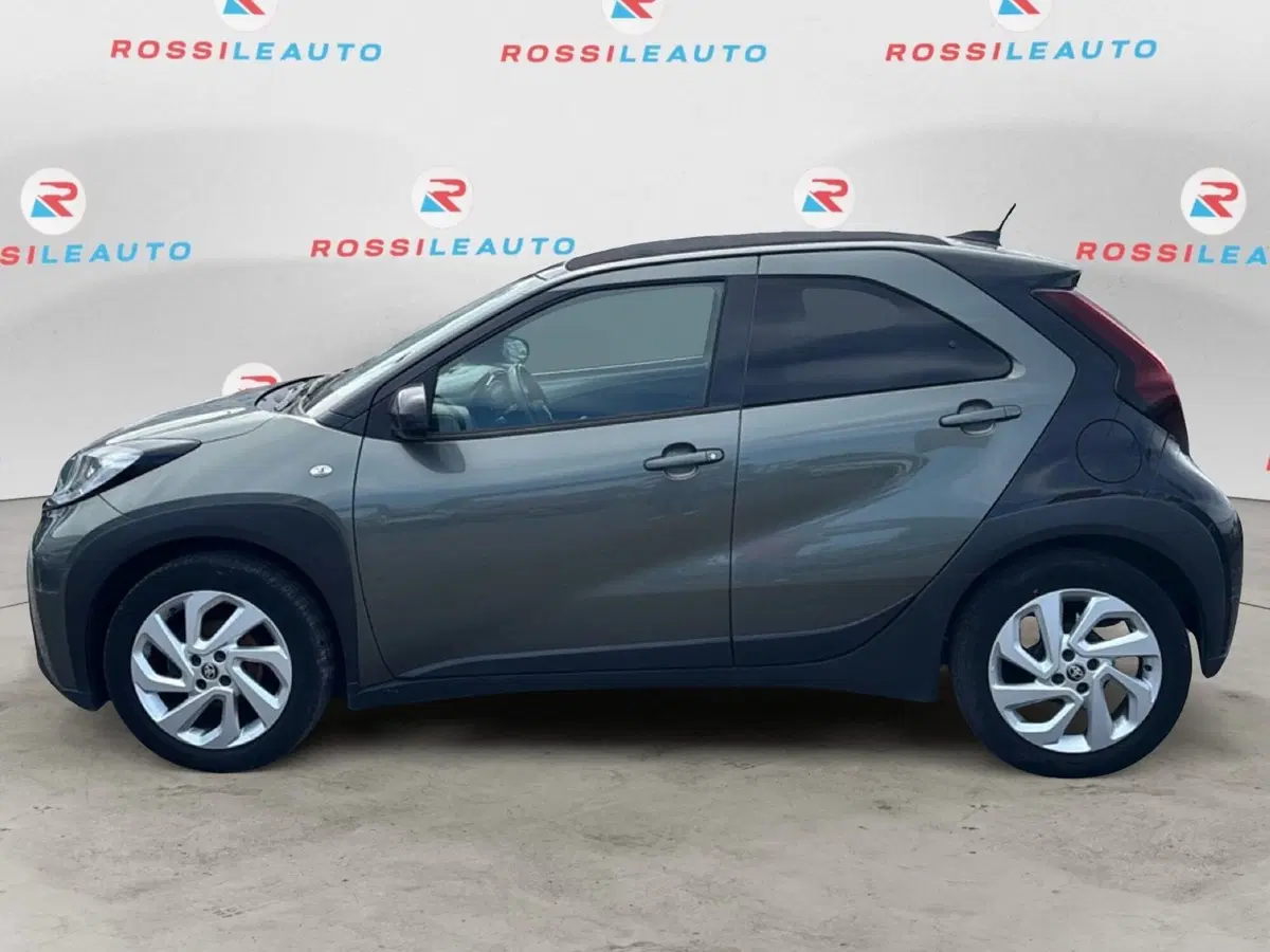 Toyota Aygo X usata a Massa-Carrara (8)