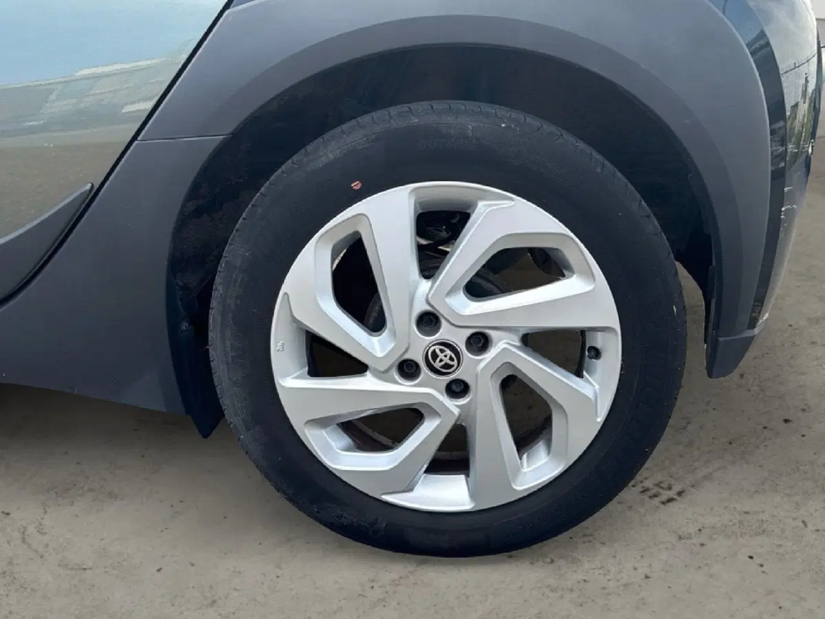 Toyota Aygo X usata a Massa-Carrara (9)