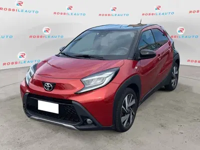 Toyota Aygo X 1.0 Lounge Air 72cv s-cvt del 2022 usata a Carrara